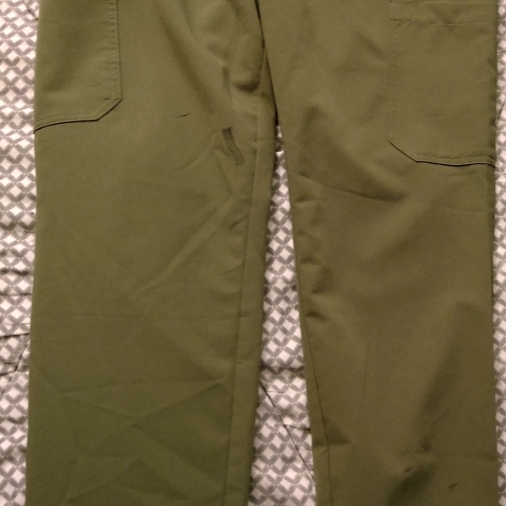 Women's Figs Olive Size M Tall
